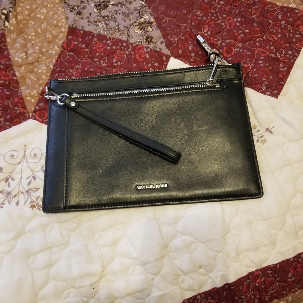 Michael kors wristlet